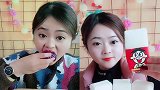 美女直播吃彩色果冻串，看着真过瘾，是我向往的生活