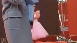 杨钰莹《轻轻地告诉你》杨钰莹来了