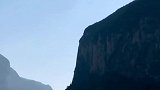 神奇的喀斯特地貌，清江的明珠——蝴蝶岩！