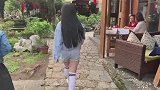 旅游胜地偶遇女神，太美了！