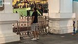 落寞斯帅更衣室门口独自抽烟 这一夜千愁难解