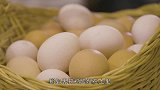 美女后院种鸡蛋，每天浇水施肥，最后竟“长出”一堆鸡蛋！