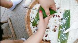 近距离拍摄包粽子全过程，步骤详细易上手，想学的朋友看看吧！