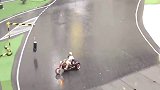 三蹦子也能玩漂移，不知道是人厉害，还是车厉害！
