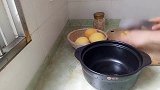 今天周老师做黄桃果酱，做果酱原来这么简单，在家也能做。