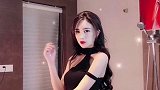 超短裙小姐姐的甜美笑容,好像是前女友