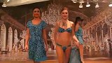 女神级超模t台大秀：妩媚豹纹内衣，让模特更加妩媚时尚
