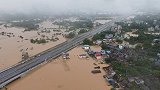 航拍特大暴雨侵袭中的桂林：多县市连发红色预警 全城变“水城”