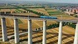 中国超级工程浩吉铁路，老外看了都竖大拇指！