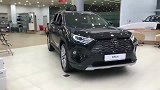 这台新款丰田RAV4和新款有啥不同 看完这个视频你就明白了!