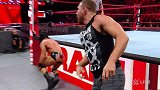 WWE-18年-RAW第1321期：单打赛 安布罗斯VS麦金泰尔集锦-精华