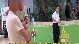 爆笑：男人没事就应该多带孩子出来转转，看看外边的风景