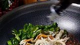 面筋这样炒，三碗米饭是标配，好吃到让人心碎