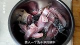夏天到了，鱼肉加番茄如此做，鱼肉滑嫩，酸甜开胃，汤都不剩