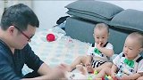 家有双胞胎兄弟不爱吃饭，爸爸用这招孩子马上乖乖吃饭