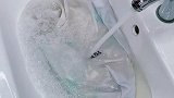 白色衣物被染色了不要扔！我来教你怎么去清洗吧