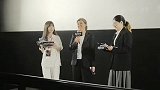 《爱的暂停键》首映获赞