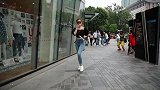 热情似火北京妹子，还得是牛仔裤显身材