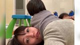 王力宏爱妻晒照为武汉加油，三胎儿子浓密头发抢镜