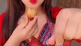 28块钱的蛇皮果，小姐姐你真舍得花钱，一看经济条件就很优秀