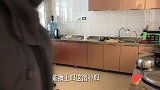 农民王小：农家自制拖鞋，儿媳偷学巧手婆婆，味道太重了，笑惨了