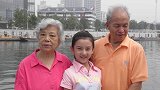 宋祖儿与姥姥旧照曝光眉眼清秀俏皮可爱