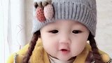 萌娃的样子，真的好呆萌啊