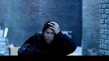 警察追击小偷，怎料过程让人笑出腹肌，到底谁听谁的？