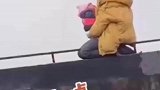 危急时刻，是你们奋不顾身的守护！谢谢为我们拼了命