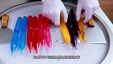 小伙拿5色冰棒炒冰，8块1份，看到成品，网友：很有艺术感！