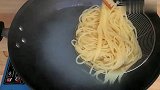 番茄虾仁意面，万能番茄遇上虾，快速做出好吃不腻又低脂的意面