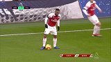 伊沃比挑传禁区再发威！奥巴梅扬冲顶轰门滑门而过