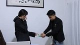 总裁好心给乞丐1万块钱，5年后公司困难，乞丐拿回来10万救急