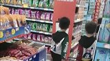 一胎三个儿子一个女儿,看看养到这么大,真是太不容易了