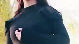 美女歌手一首民谣《听心》唱得太好听啦，歌声清甜透彻