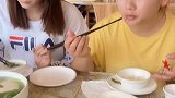 看到力儿的笑容，说实话我心动了