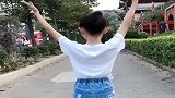 一个背影秒杀众人，小情人这杀伤力，真是太强了！