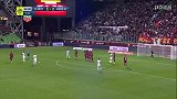 下半场补时第1分钟亚眠球员塞罗·吉拉西射门 - 被扑