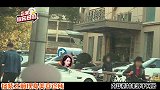 她们都怕拍到后被指责整容？景甜现身美容诊所，结束后小跑离开