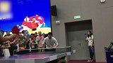 许昕用勺子打乒乓球  这波操作有点厉害