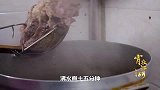 珍珍的牛腩做的很棒，感觉油脂都要透出来了