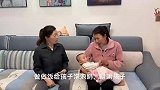 坐月子妻子和婆婆吵架，丈夫回家二话不说打骂妻子，隔天报应来了