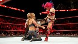 WWE-18年-RAW第1297期：女子双打赛 布里斯&米琪VS明日华&布鲁克-单场