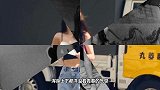 昔日丑小鸭不再！李咏女儿法图麦吊带牛仔轻灵动人，成功逆袭女神