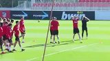 西甲-马竞赛前训练发出新花样 西蒙尼助手上阵球员玩嗨了-专题