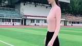 美女突然表演绝活把我吓一跳