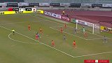 王霜传球失误日本发起猛攻 日本门前怒射击中门柱弹出