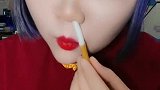 魔术香烟从鼻孔穿进去，瞬间不见，看了十遍没看清楚怎么回事