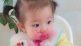 萌娃吃火龙果的样子，实在是太逗了