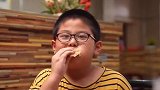 山东菏泽的这家壮馍，馅料多饼皮脆，顾客吃了40多年